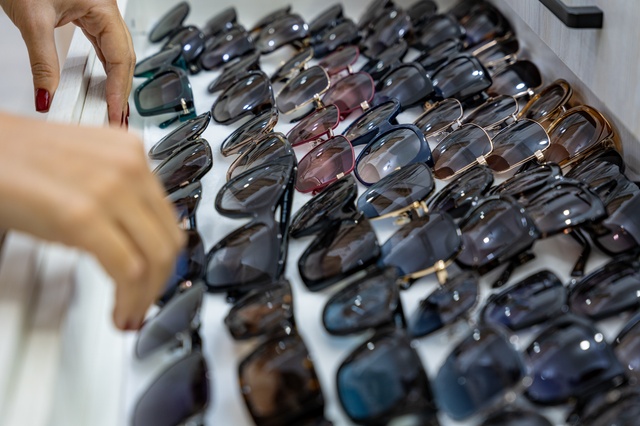 サングラスの規格とは？なぜ重要なのか