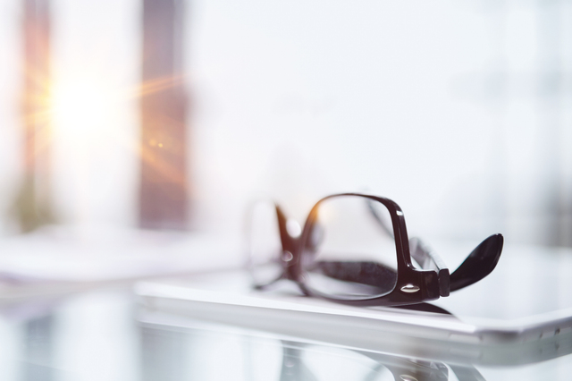 メガネの上からかけるサングラスとは何か