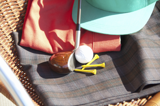 ゴルフ用サングラスの色は？芝目が見えやすい理由